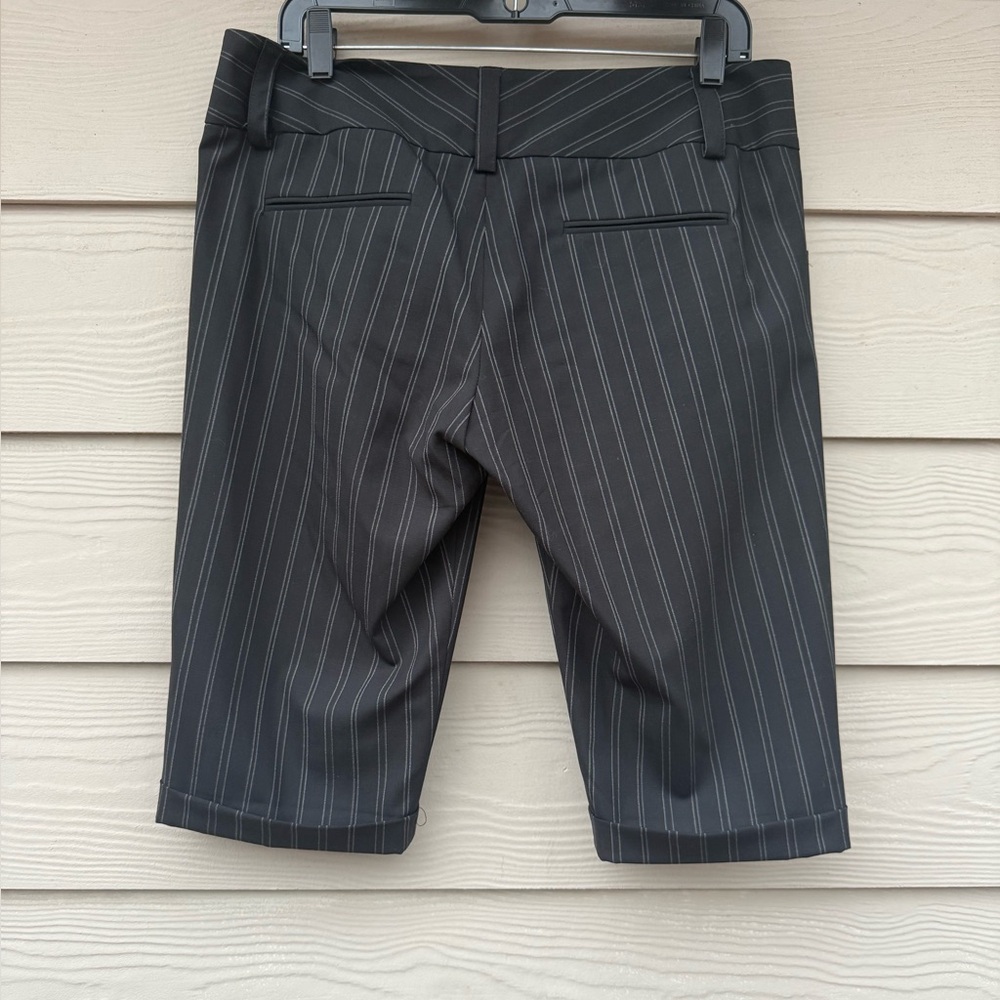Alice + Olivia Black Bermuda Shorts - Picture 7 of 10